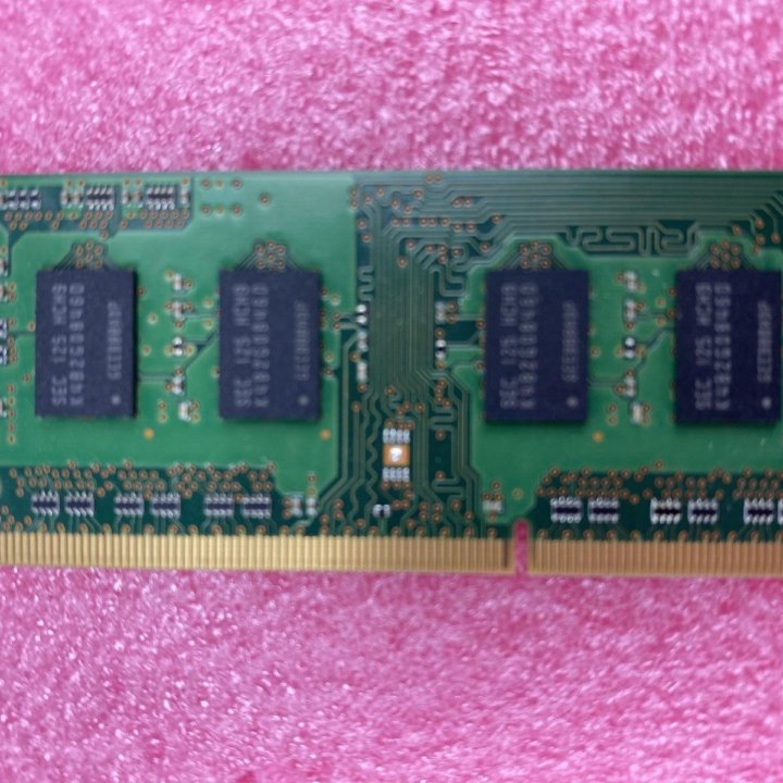 На ноутбук Samsung 2GB DDR3 1333 Mhz Sodimm Есть-2