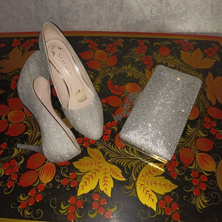 Туфли и клатч