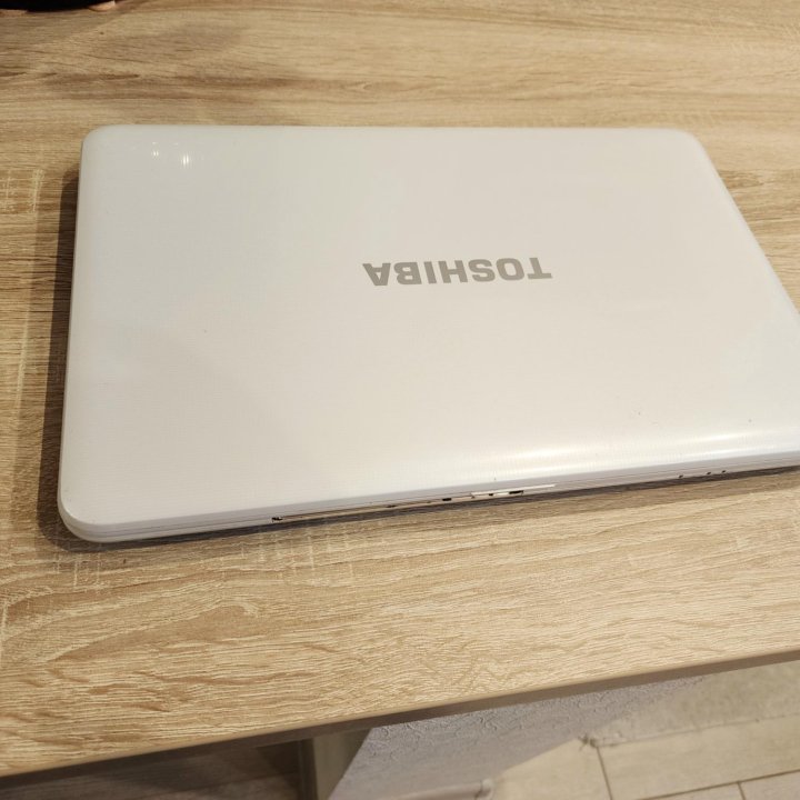 Toshiba L850, core i5, 8gb, SSD+HDD