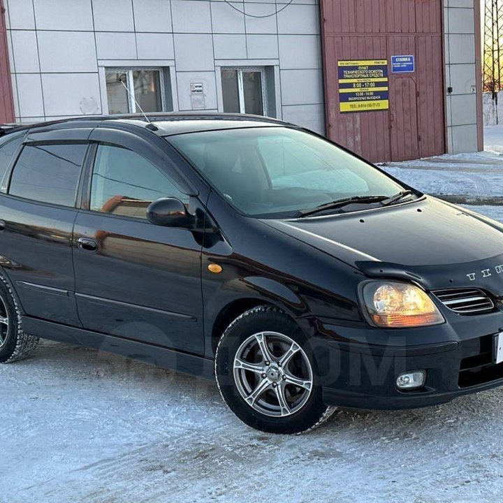 Nissan Tino, 2000