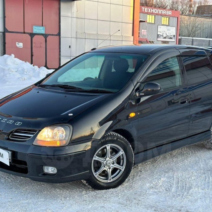 Nissan Tino, 2000