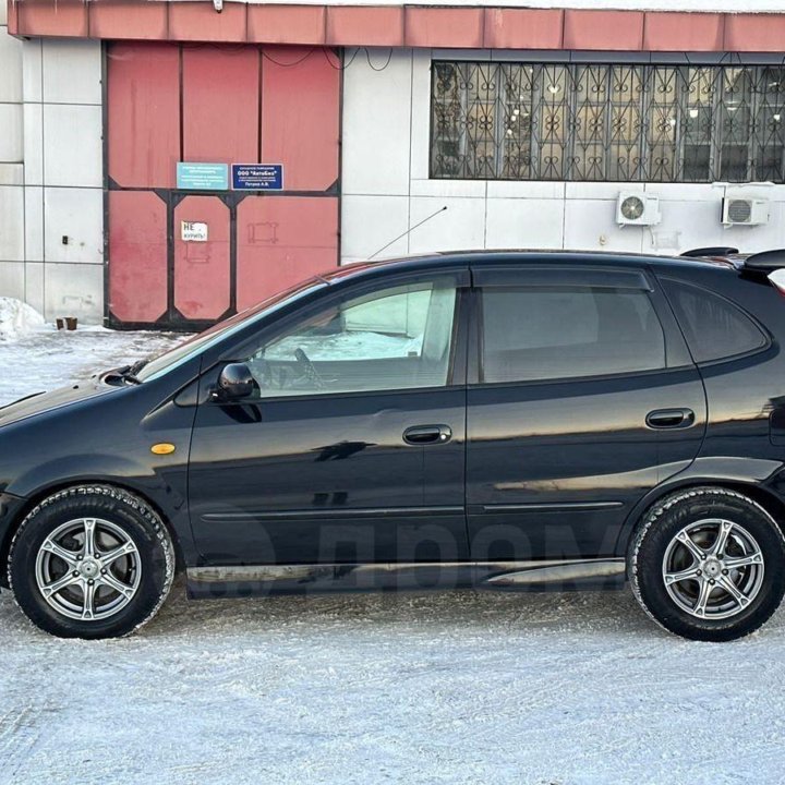 Nissan Tino, 2000