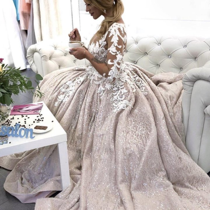 Свадебное платье