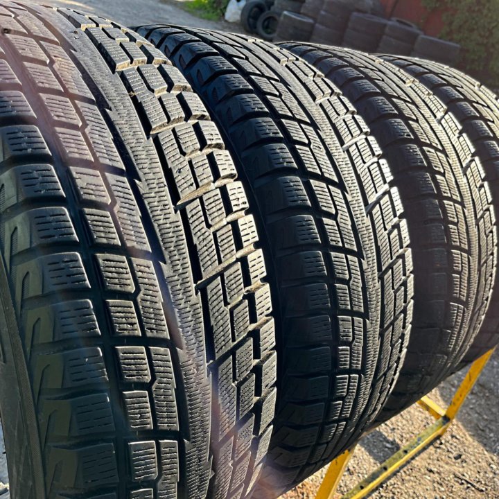 Зима Yokohama Geolandar I/T-S G073 235/65 R17 108Q