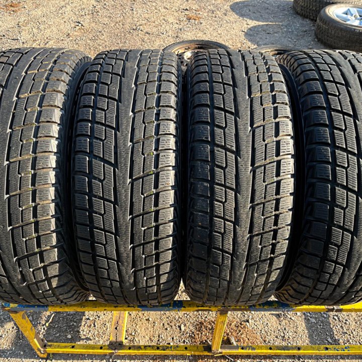 Зима Yokohama Geolandar I/T-S G073 235/65 R17 108Q