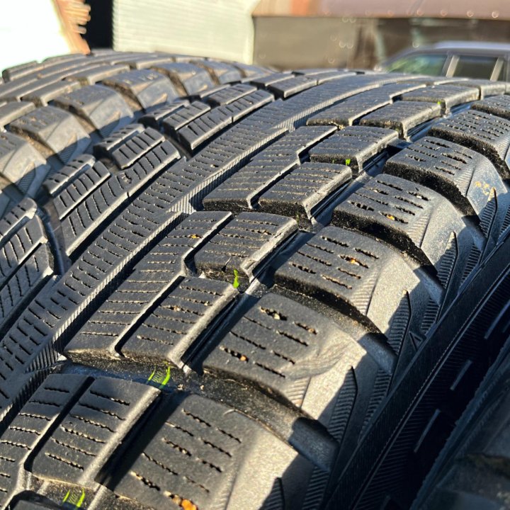 Зима Yokohama Geolandar I/T-S G073 235/65 R17 108Q