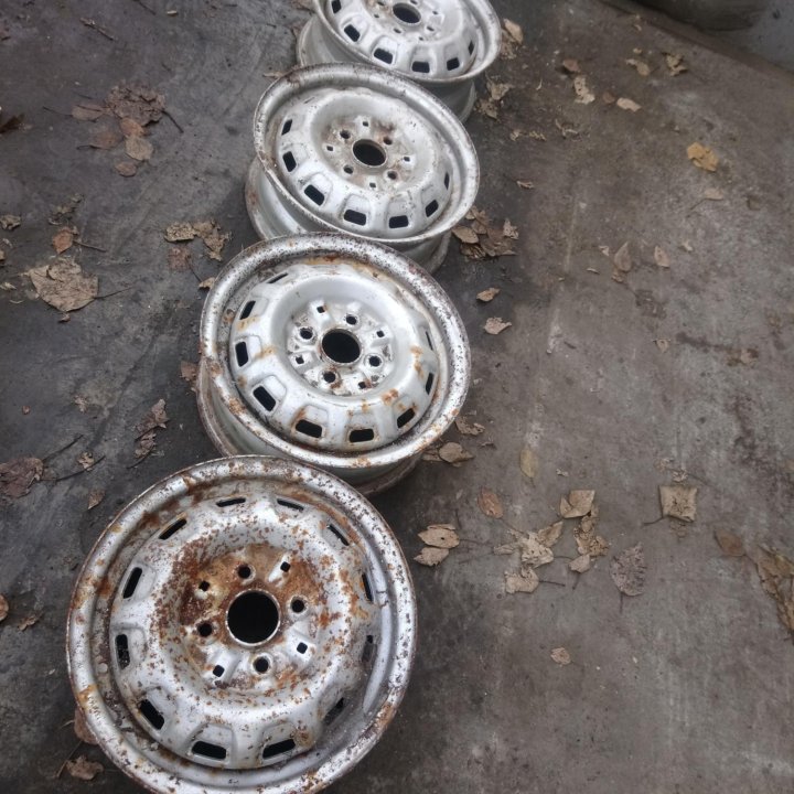 Комплект штампованных дисков R13 4x100