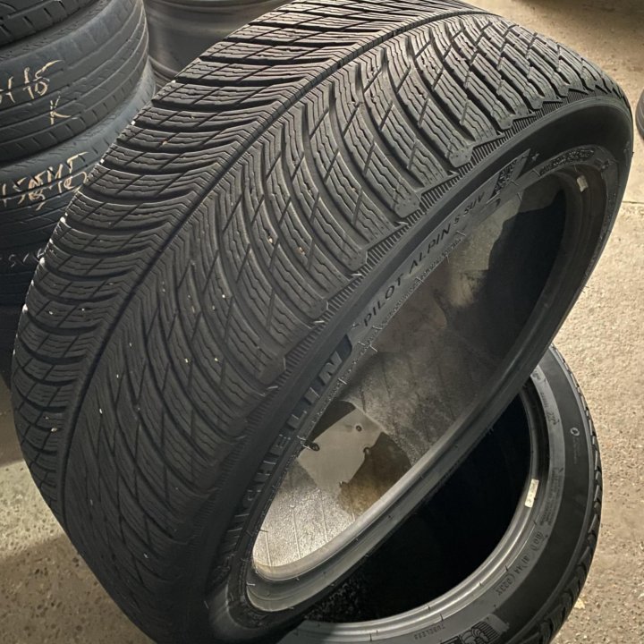 Michelin Pilot Alpine 5 SUV 255/45 R20 x 265/45 20