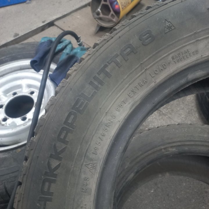 Nokian Hakkapelitta 8; 195/65 R15; 1шт.