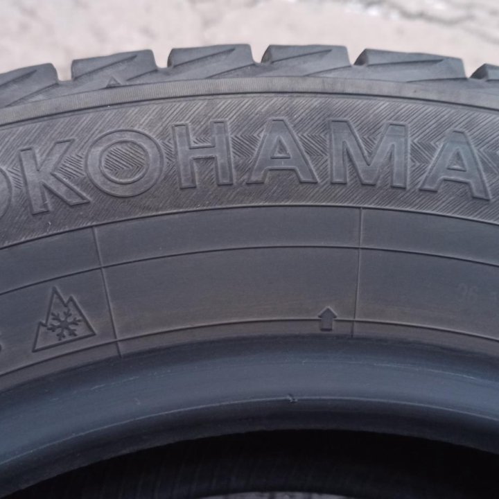 215/60/R16 Yokohama ice-guard ig-30