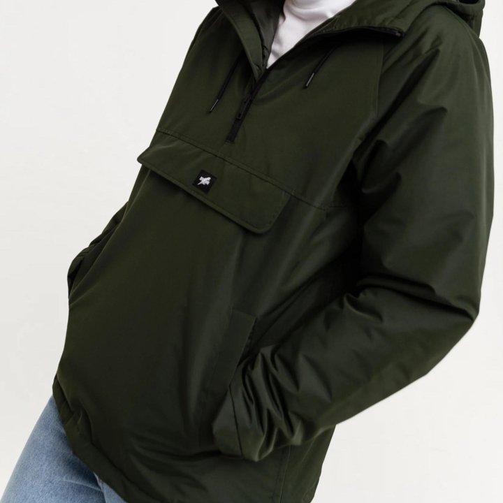 Куртка-анорак с короткой молнией и капюшоном