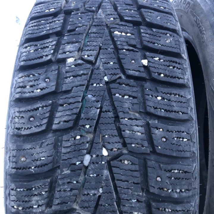 215/55 R17 шины зимние Роадстоун 4шт