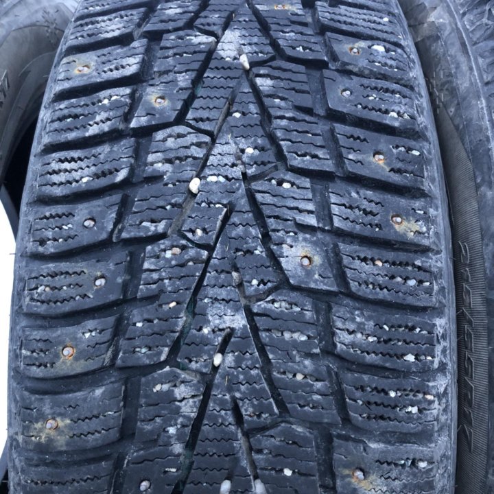 215/55 R17 шины зимние Роадстоун 4шт