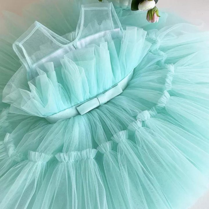 Платье (новое)