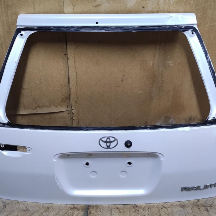 Дверь багажника Toyota Raum l (exz10).