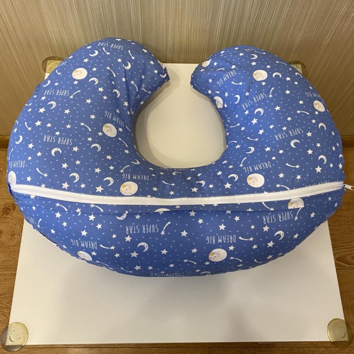 Подушка для кормления Chicco Boppy Moon and Stars