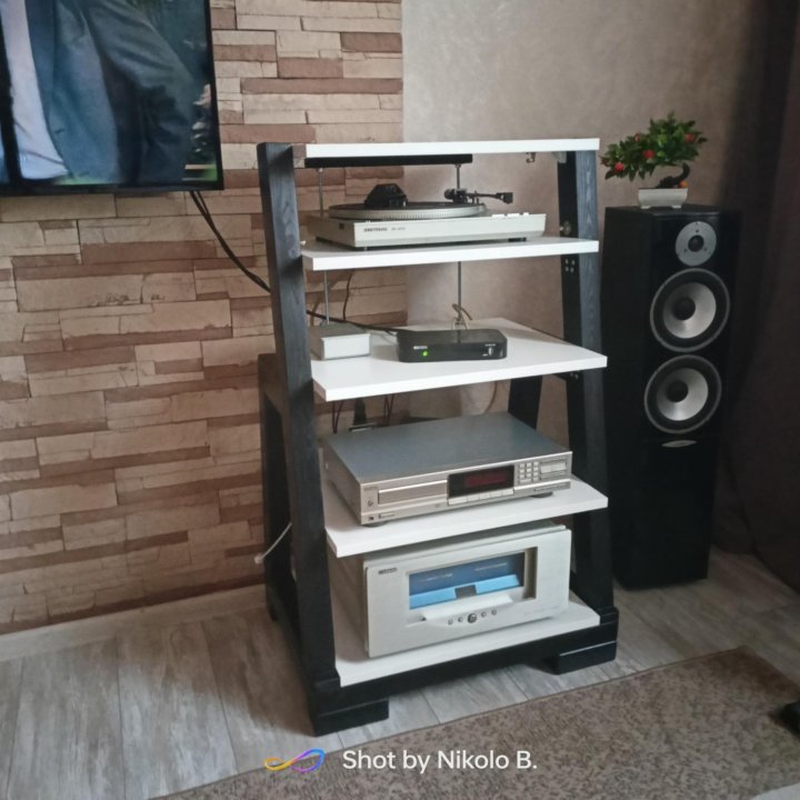 Стойка для HI fi аппаратуры