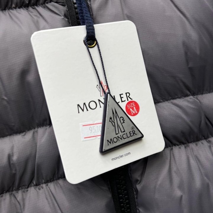 Пуховик moncler