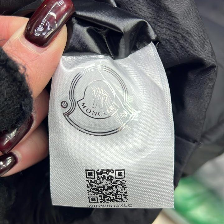 Пуховик moncler