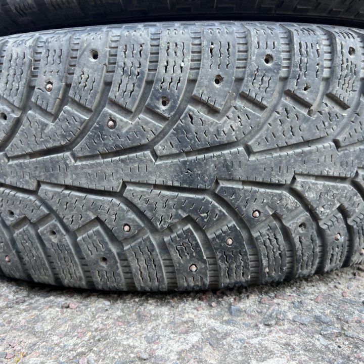 235 65 17 Nokian Hakkapeliitta 5 Sport Utility две