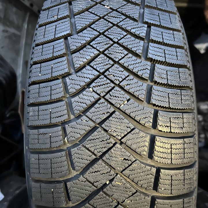 225 55 18 Pirelli Ice Zero FR зима комплект