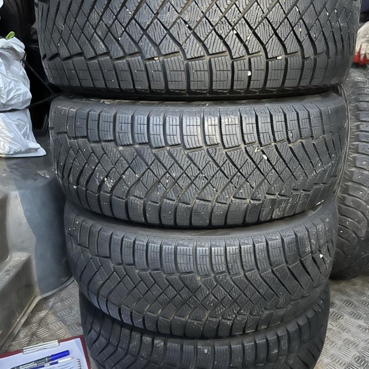 225 55 18 Pirelli Ice Zero FR зима комплект