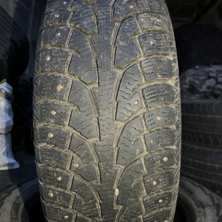 235 60 18 Hankook I Pike RV11 зима шипы 3 шины