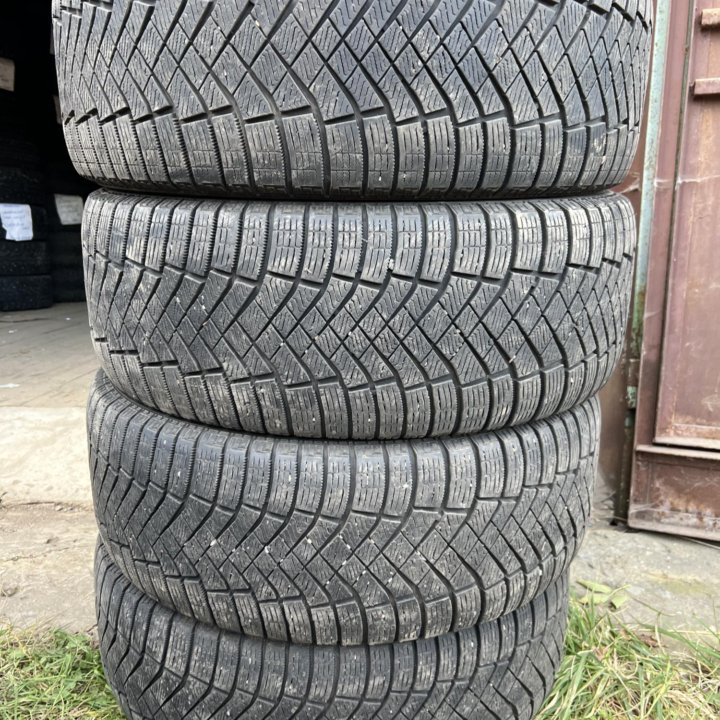 255 55 18 Pirelli Ice Zero FR зима комплект