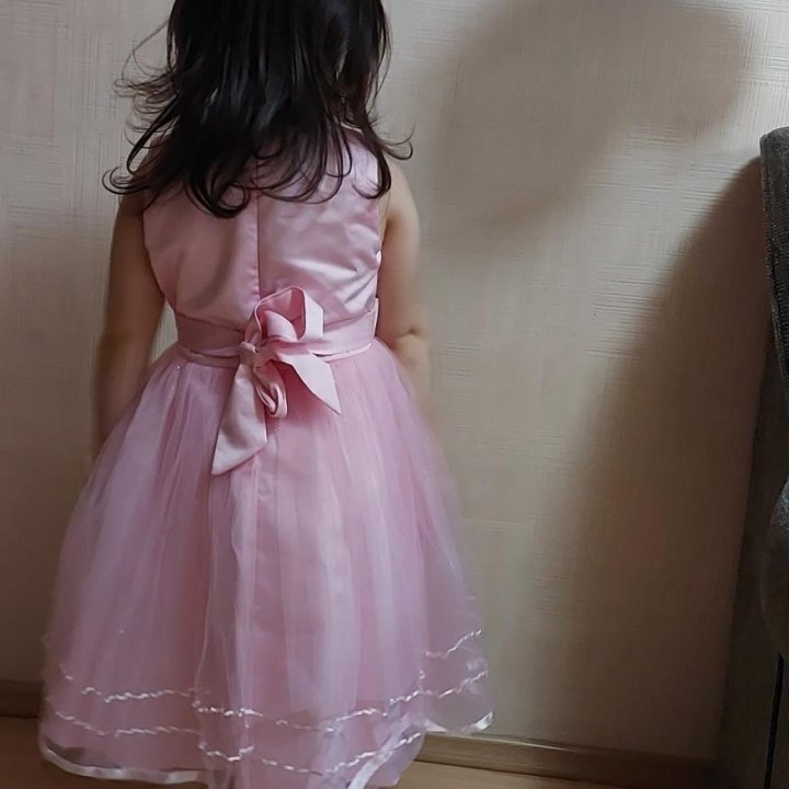 Нарядное платье для девочки