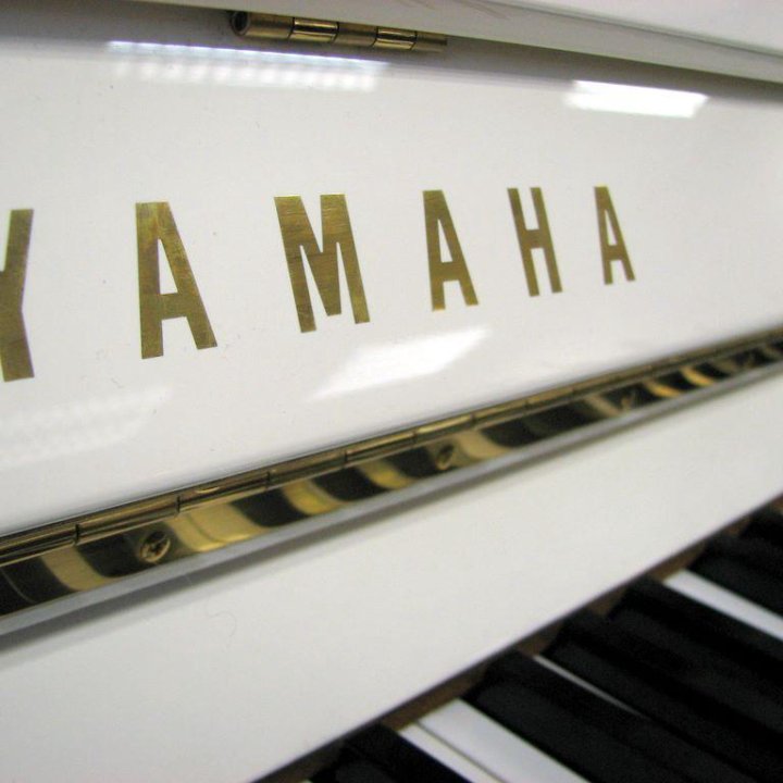 Акустическое пианино Yamaha + Банкетка (Комплект)