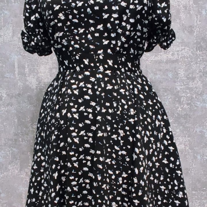 Платье чёрное в цветочек