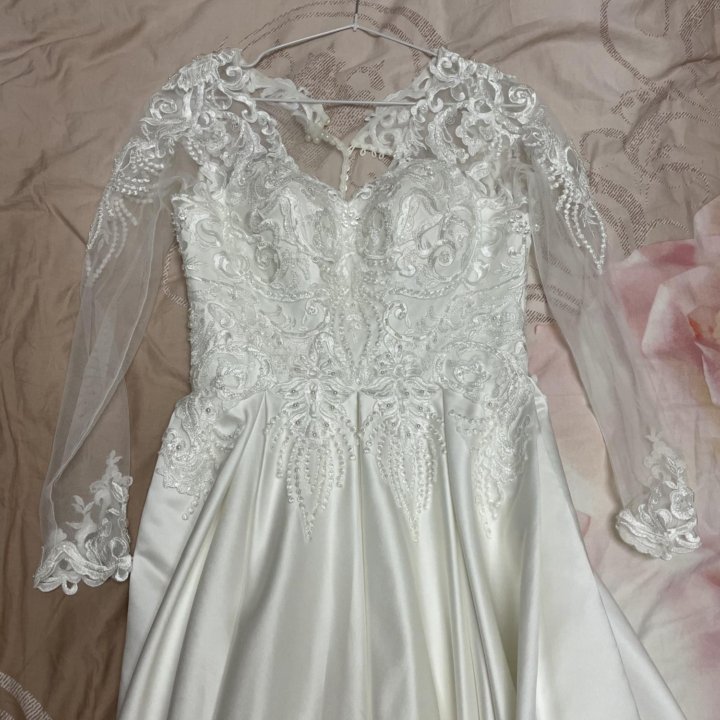 Свадебное платье