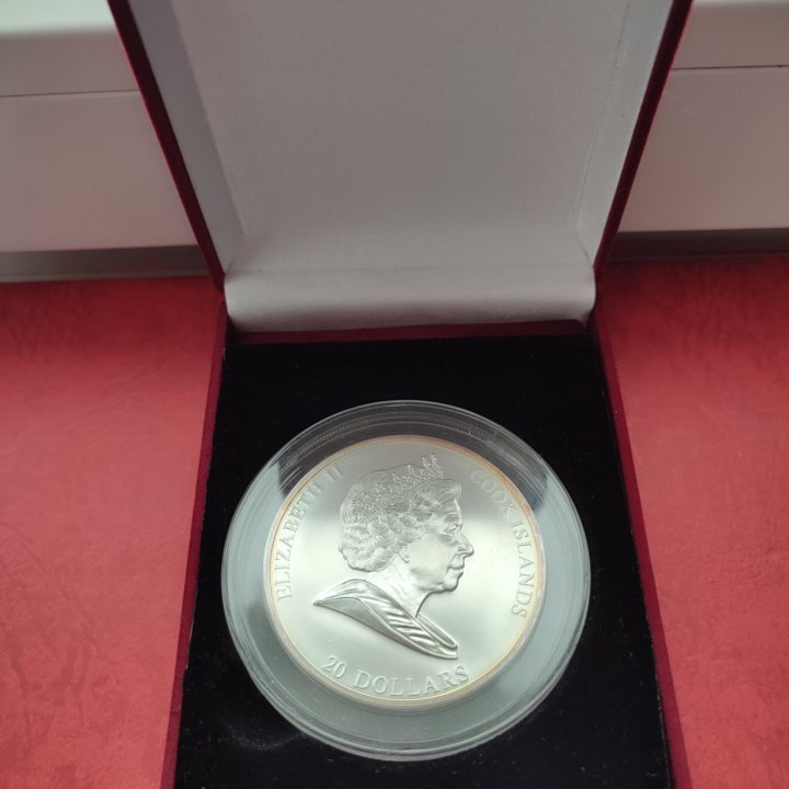 Сваровски,20 долларов.