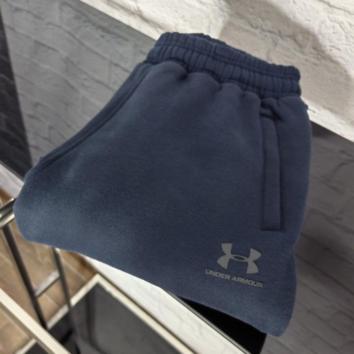 Штаны Under Armour теплые на манжете.