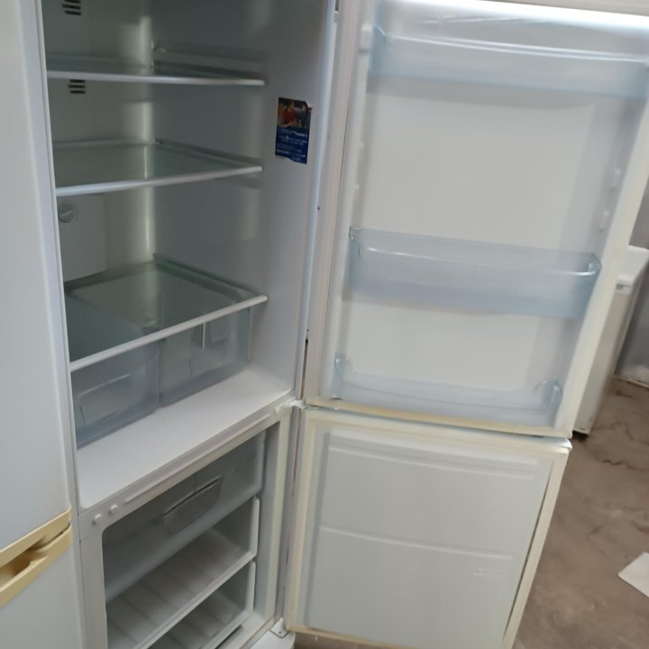 Холодильник Indesit. Доставка бесплатно