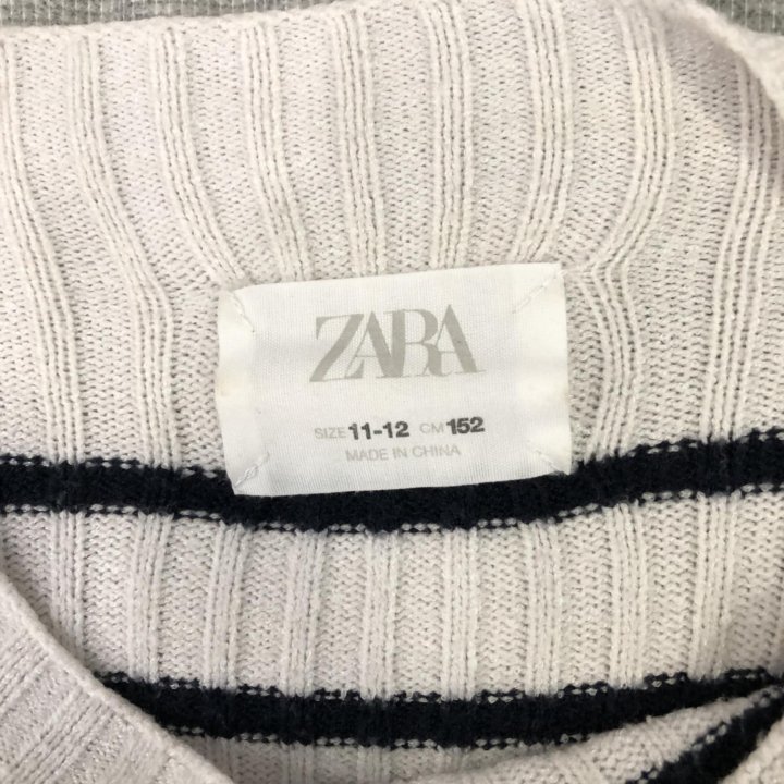 •  Свитер Zara