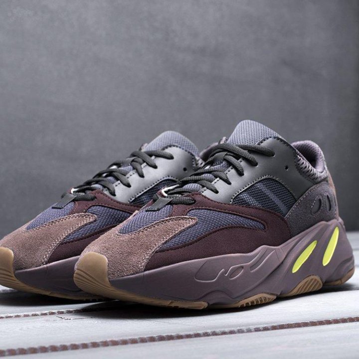 Кроссовки Adidas Yeezy Boost 700