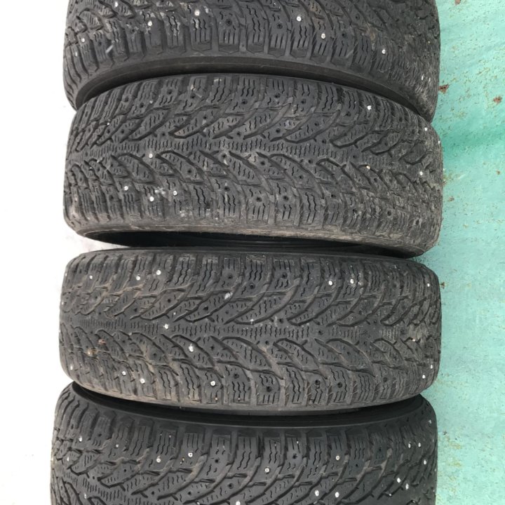 Nokian hakkapelitta 9 suv 215/65/16