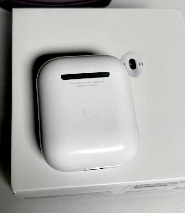 Apple AirPods 2