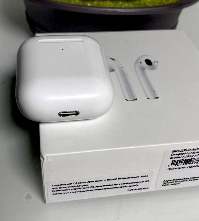 Apple AirPods 2