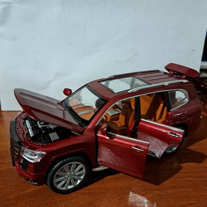 Toyota Land Cruser 300 1:24