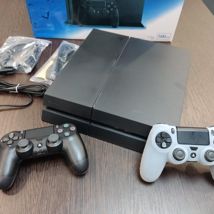 PS4 500Gb+2 джоя+45 игр