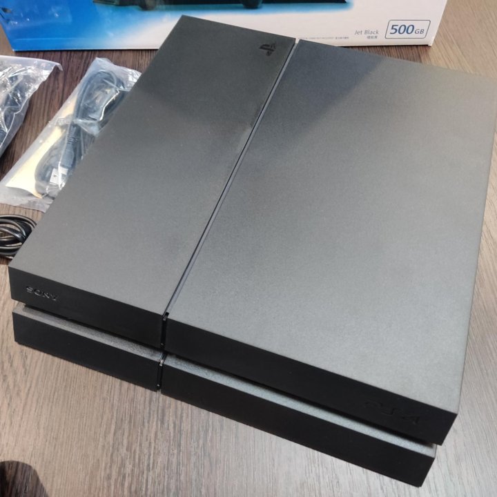 PS4 500Gb+2 джоя+45 игр