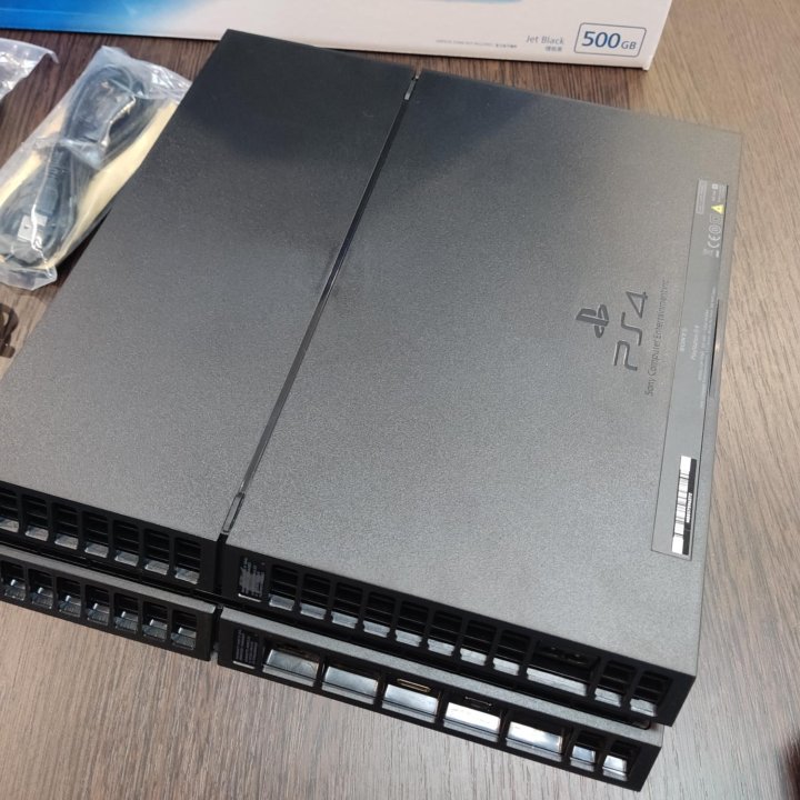 PS4 500Gb+2 джоя+45 игр