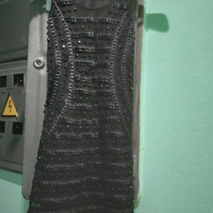 Платья нарядные