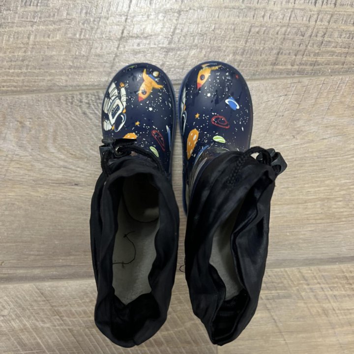 Резиновые сапоги