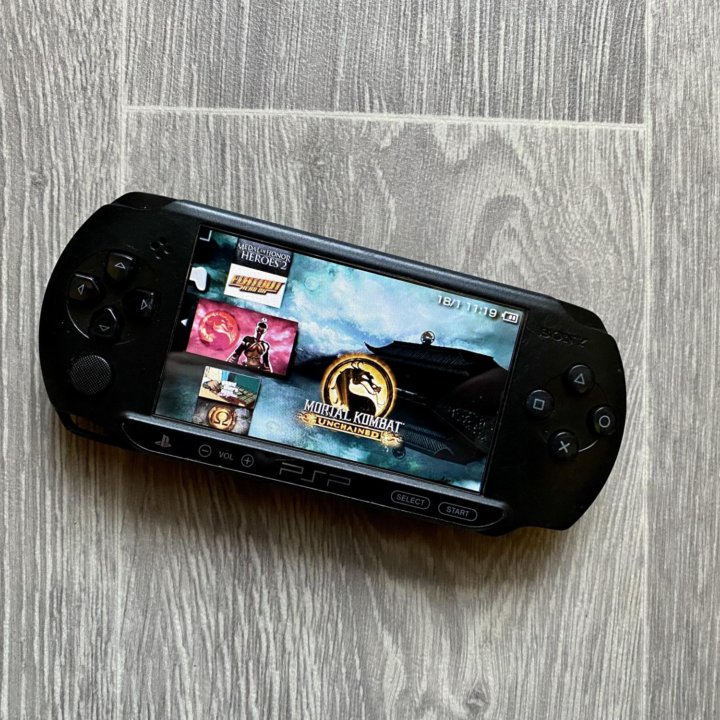 Sony PSP E1008 Street \ Black \ 17 Игр