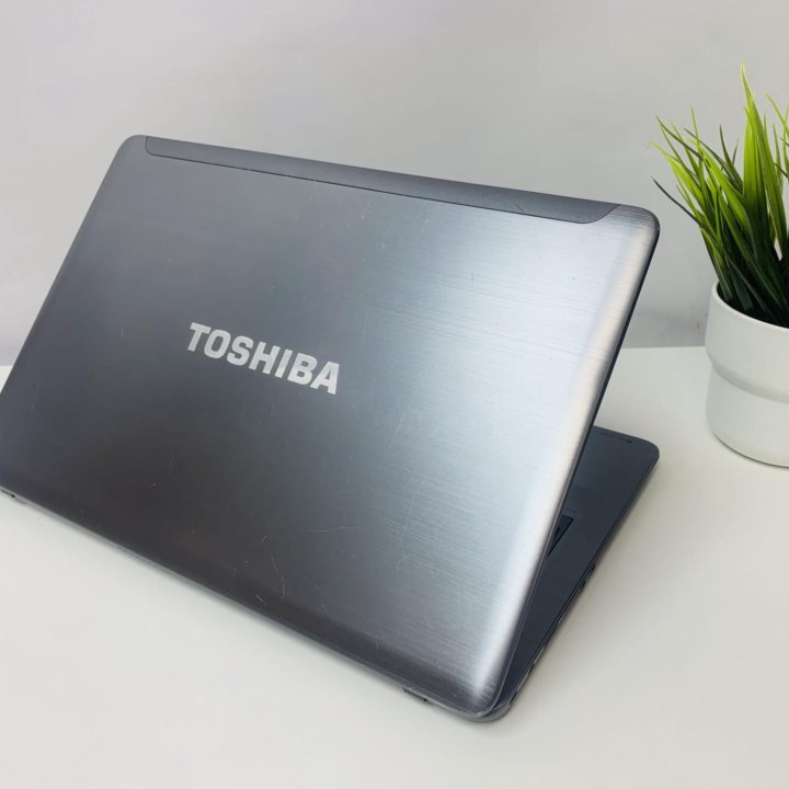 Ноутбук Toshiba 