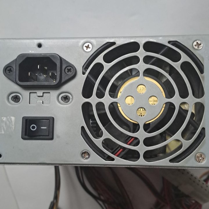 Блок питания для ПК. 400W. Не рабочий.