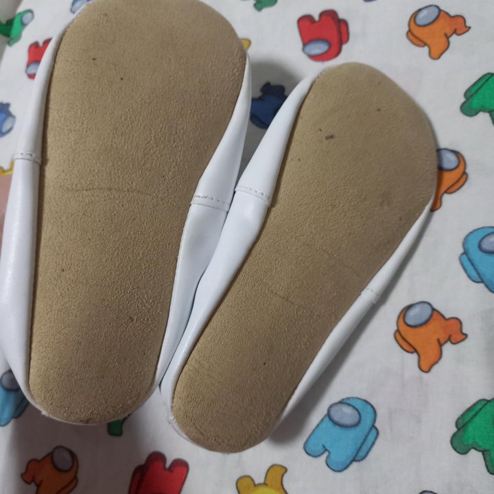 Чешки белые для девочки